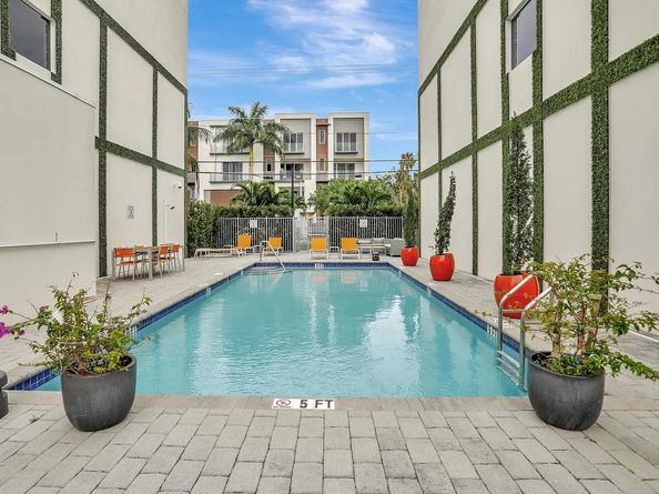 1044 NE 18th Ave 204, Fort Lauderdale FL 33304
