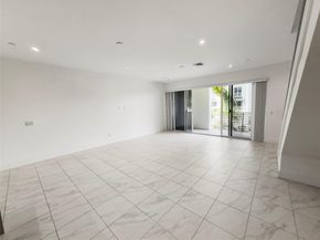 1044 NE 18th Ave 204, Fort Lauderdale FL 33304