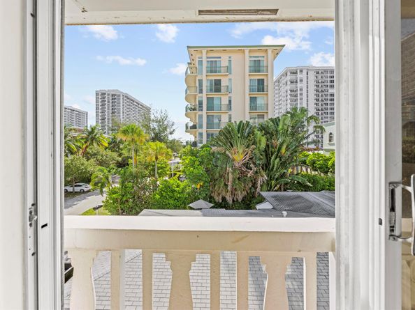 424 N Riverside Drive 306, Pompano Beach FL 33062