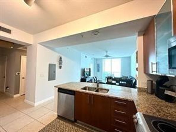 1945 S Ocean Dr 910, Hallandale Beach FL 33009