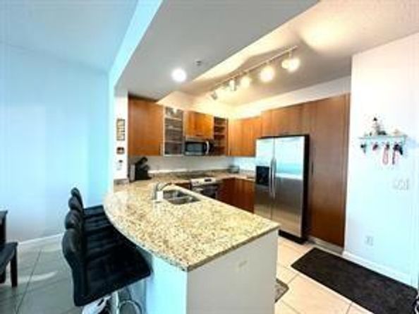 1945 S Ocean Dr 910, Hallandale Beach FL 33009