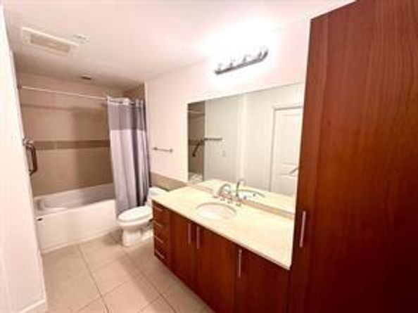 1945 S Ocean Dr 910, Hallandale Beach FL 33009