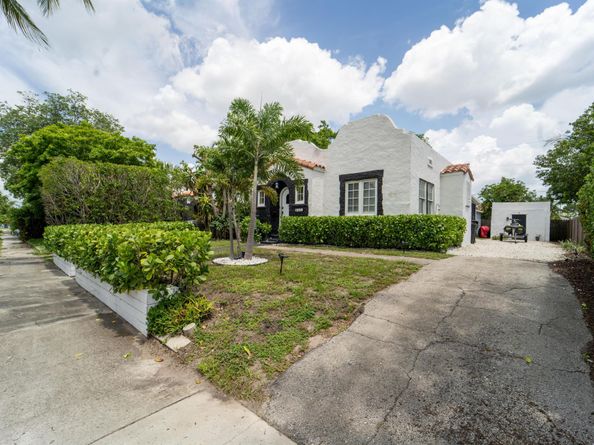 933 38th Street, West Palm Beach FL 33407
