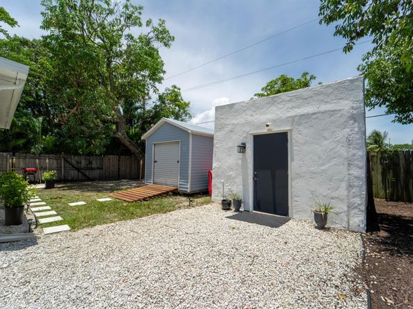 933 38th Street, West Palm Beach FL 33407