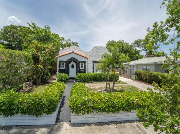 933 38th Street, West Palm Beach FL 33407