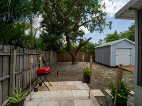 933 38th Street, West Palm Beach FL 33407
