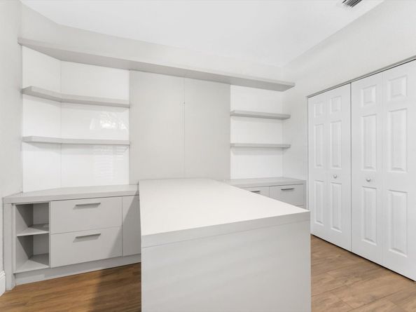 6689 NW 70th Pl, Parkland FL 33067
