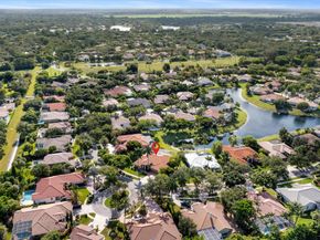 6689 NW 70th Pl, Parkland FL 33067