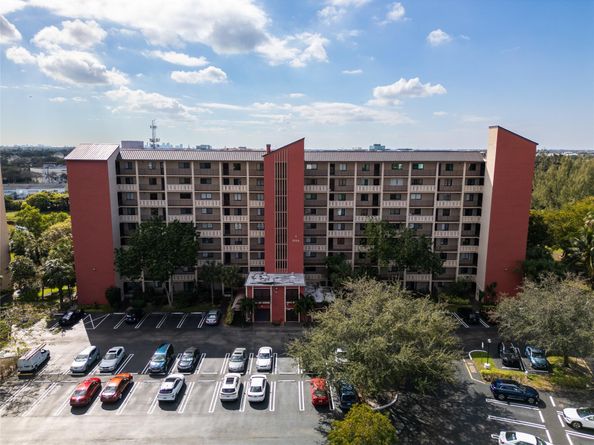 2206 S Cypress Bend Dr 803, Pompano Beach FL 33069