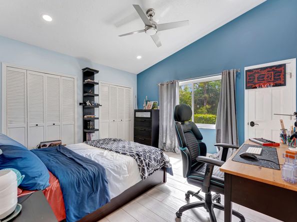 8140 NW 51st Pl, Coral Springs FL 33067