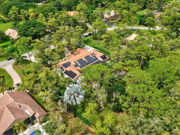 8140 NW 51st Pl, Coral Springs FL 33067