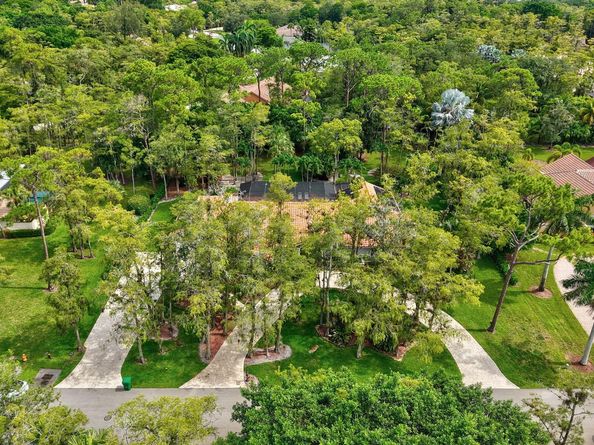8140 NW 51st Pl, Coral Springs FL 33067