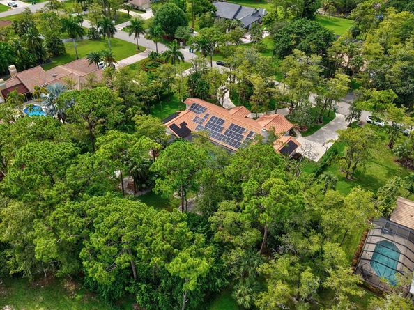 8140 NW 51st Pl, Coral Springs FL 33067