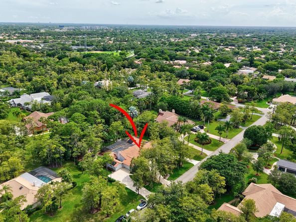 8140 NW 51st Pl, Coral Springs FL 33067