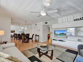 930 SE 9th Ave 16, Pompano Beach FL 33060
