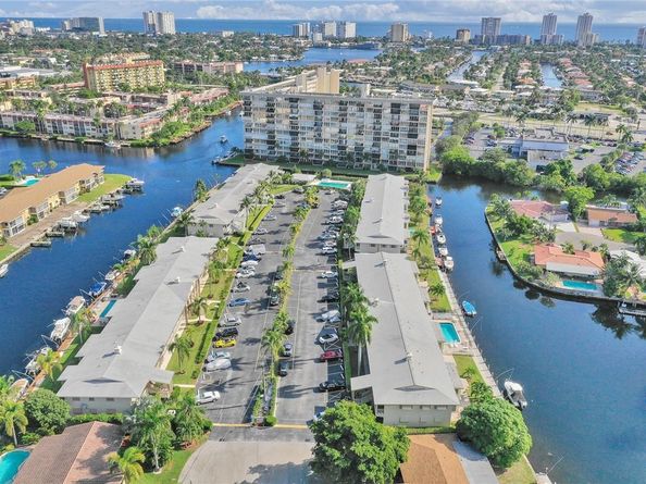 930 SE 9th Ave 16, Pompano Beach FL 33060
