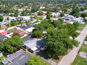3007 SW 67th Way, Miramar FL 33023