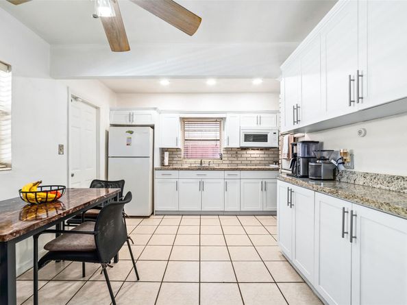3007 SW 67th Way, Miramar FL 33023
