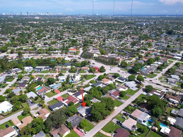 3007 SW 67th Way, Miramar FL 33023