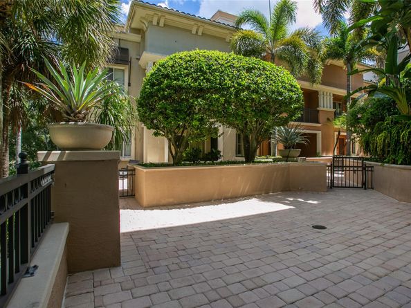 2955 NW 126th Ave 2205, Sunrise FL 33323