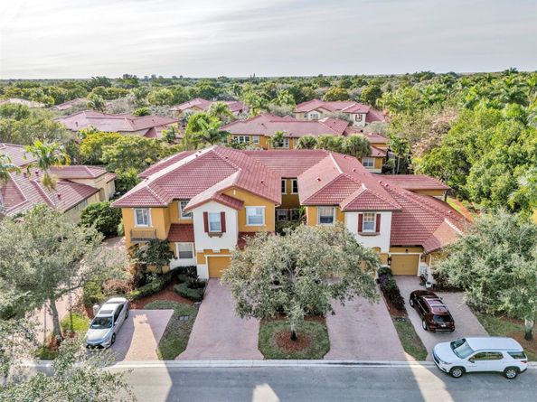 5782 NW 119th Dr, Coral Springs FL 33076