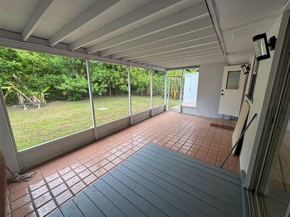 7805 NW 70th Ave, Tamarac FL 33321