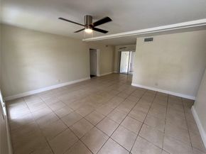 7805 NW 70th Ave, Tamarac FL 33321