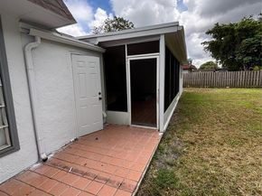 7805 NW 70th Ave, Tamarac FL 33321