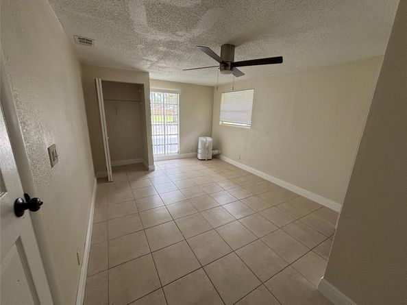 7805 NW 70th Ave, Tamarac FL 33321