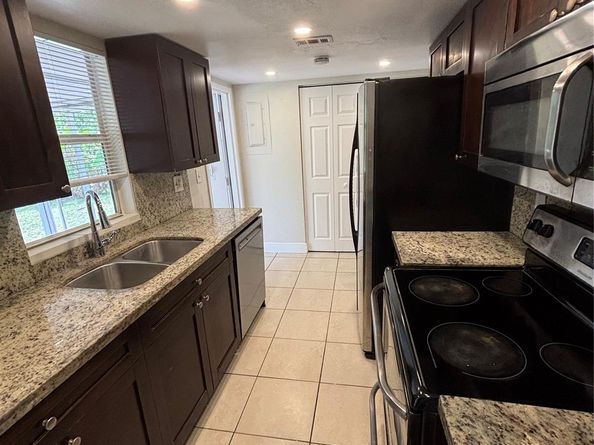 7805 NW 70th Ave, Tamarac FL 33321