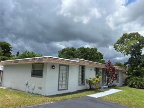 7805 NW 70th Ave, Tamarac FL 33321