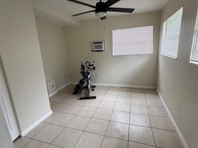 7805 NW 70th Ave, Tamarac FL 33321