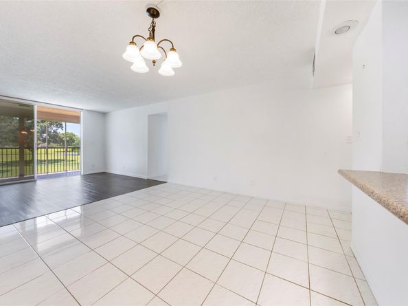 3150 W Rolling Hills Cir 210, Davie FL 33328