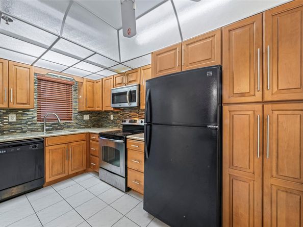 3150 W Rolling Hills Cir 210, Davie FL 33328