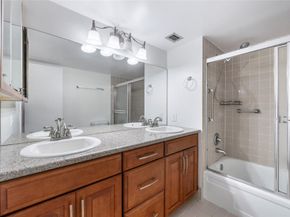 3150 W Rolling Hills Cir 210, Davie FL 33328