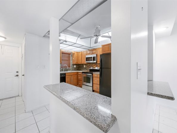3150 W Rolling Hills Cir 210, Davie FL 33328