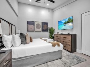 3231 N 38th St, Hollywood FL 33021