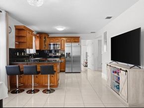 701 NE 6th St, Hallandale Beach FL 33009