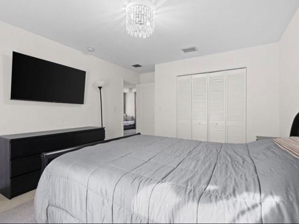 701 NE 6th St, Hallandale Beach FL 33009