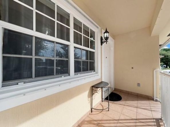701 NE 6th St, Hallandale Beach FL 33009