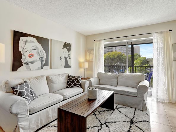 2230 N Cypress Bend Dr 306, Pompano Beach FL 33069