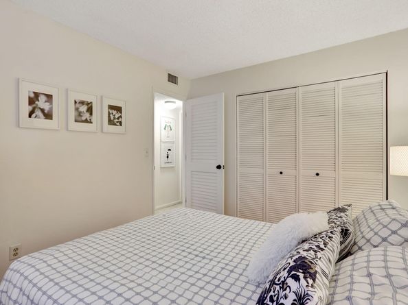 2230 N Cypress Bend Dr 306, Pompano Beach FL 33069
