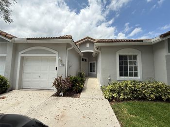 1203 SW 48th Ter