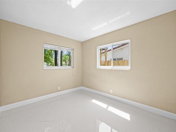 2025 NW 38th St, Oakland Park FL 33309