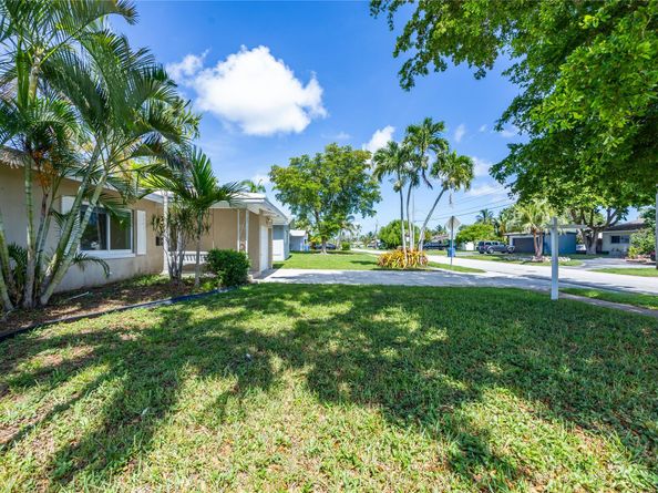 2025 NW 38th St, Oakland Park FL 33309