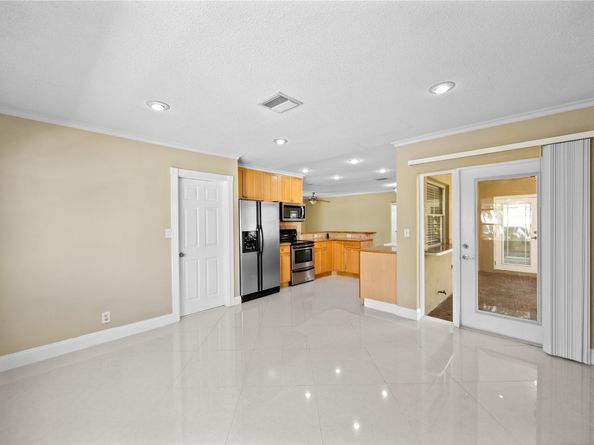 2025 NW 38th St, Oakland Park FL 33309