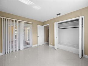 2025 NW 38th St, Oakland Park FL 33309