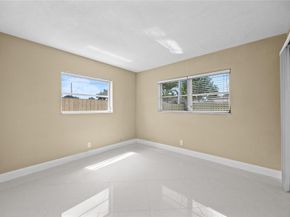 2025 NW 38th St, Oakland Park FL 33309