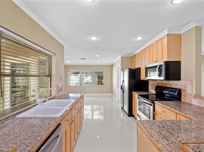 2025 NW 38th St, Oakland Park FL 33309