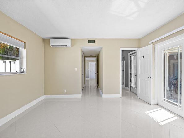 2025 NW 38th St, Oakland Park FL 33309